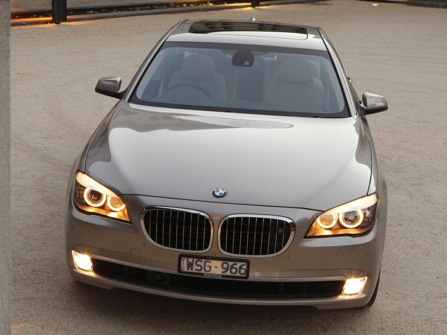  BMW 750i 2008 года  (AU) (фото 15 из 16)
